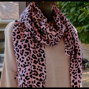 Old Navy Pink Leopard Scarf